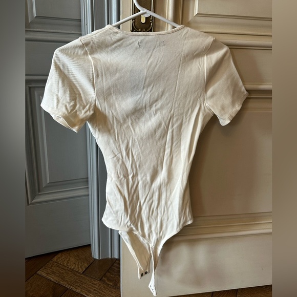 Abercrombie & Fitchburg ivory bodysuit size M NWT - Picture 3 of 3